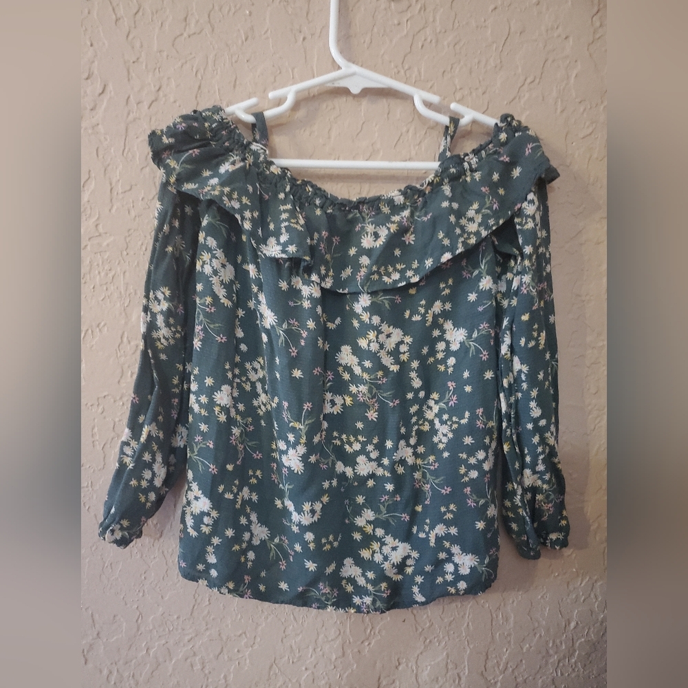Children's Place dark green floral ruffled long sleeved blouse girl size 7/8